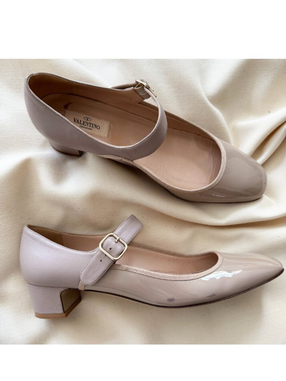 Valentino Garavani Plain Two-Tone Leather Mary Jane Pumps in Nude, size 40